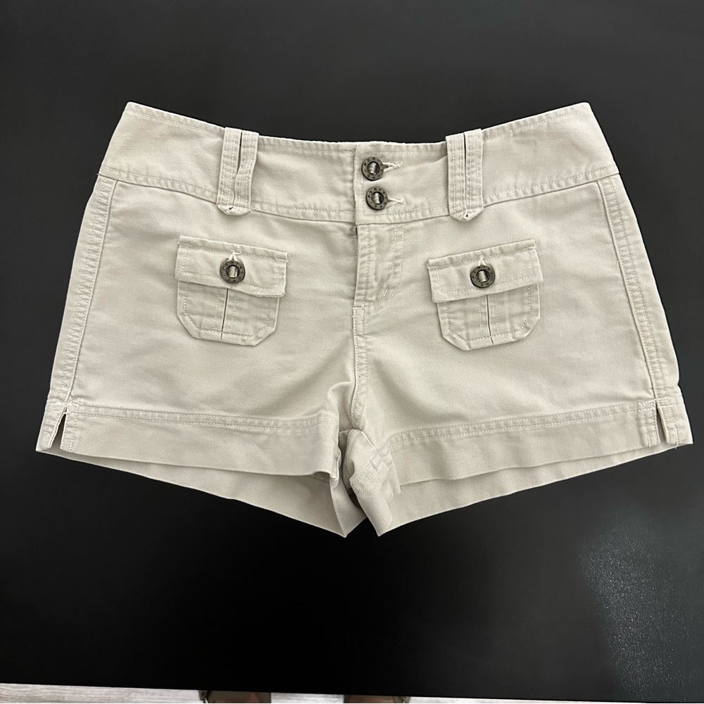 Tan Jean Shorts with Cuffed Hem and Double Button Closure. Size 3. Vintage.